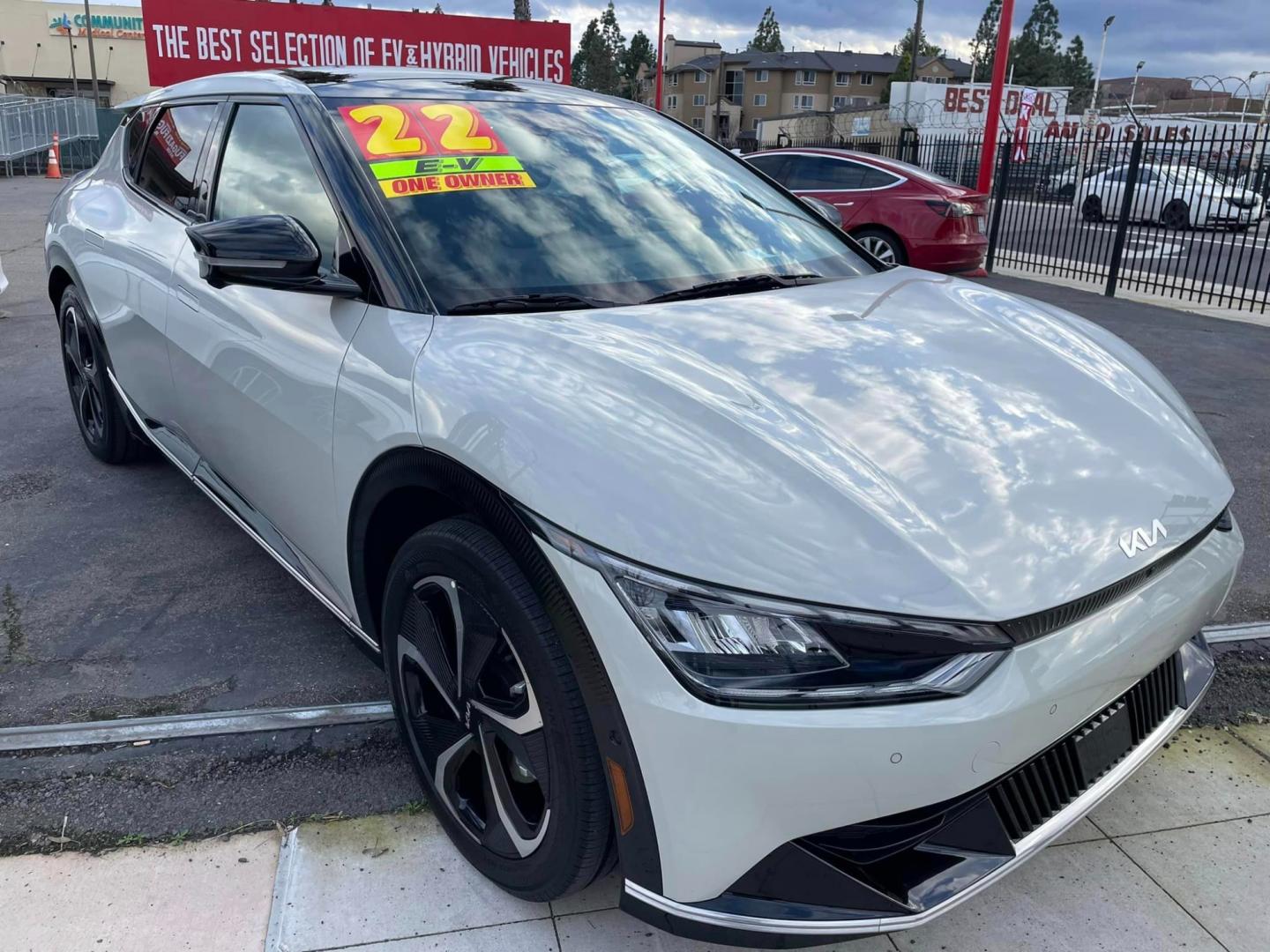 2022 GLACIER /BLACK/DEEP GREEN TWO-TONE Kia EV6 GT-Line (KNDC3DLCXN5) , located at 744 E Miner Ave, Stockton, CA, 95202, (209) 944-5770, 37.956863, -121.282082 - Photo#1